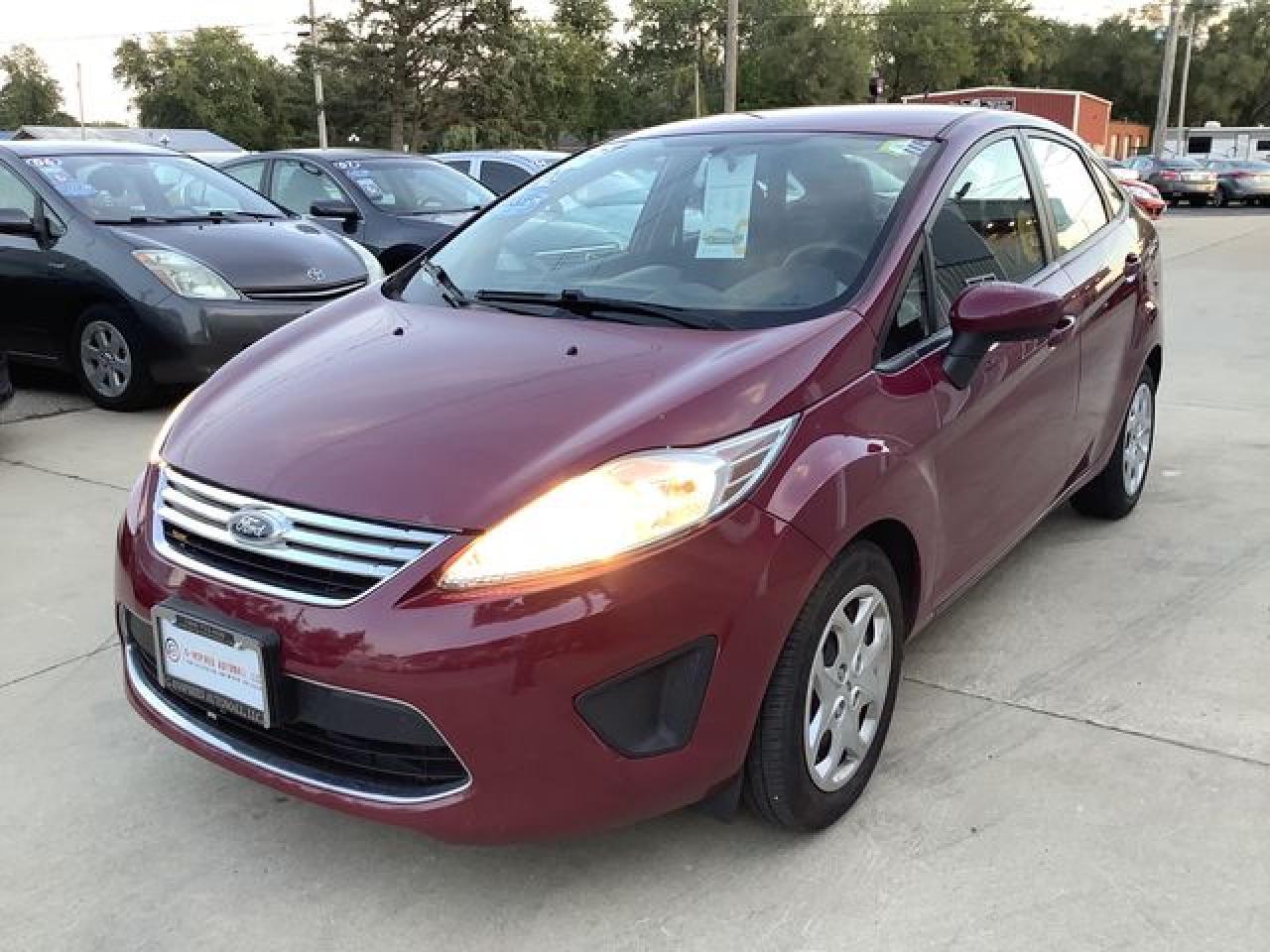 2011 Ford Fiesta Se - Фото 3