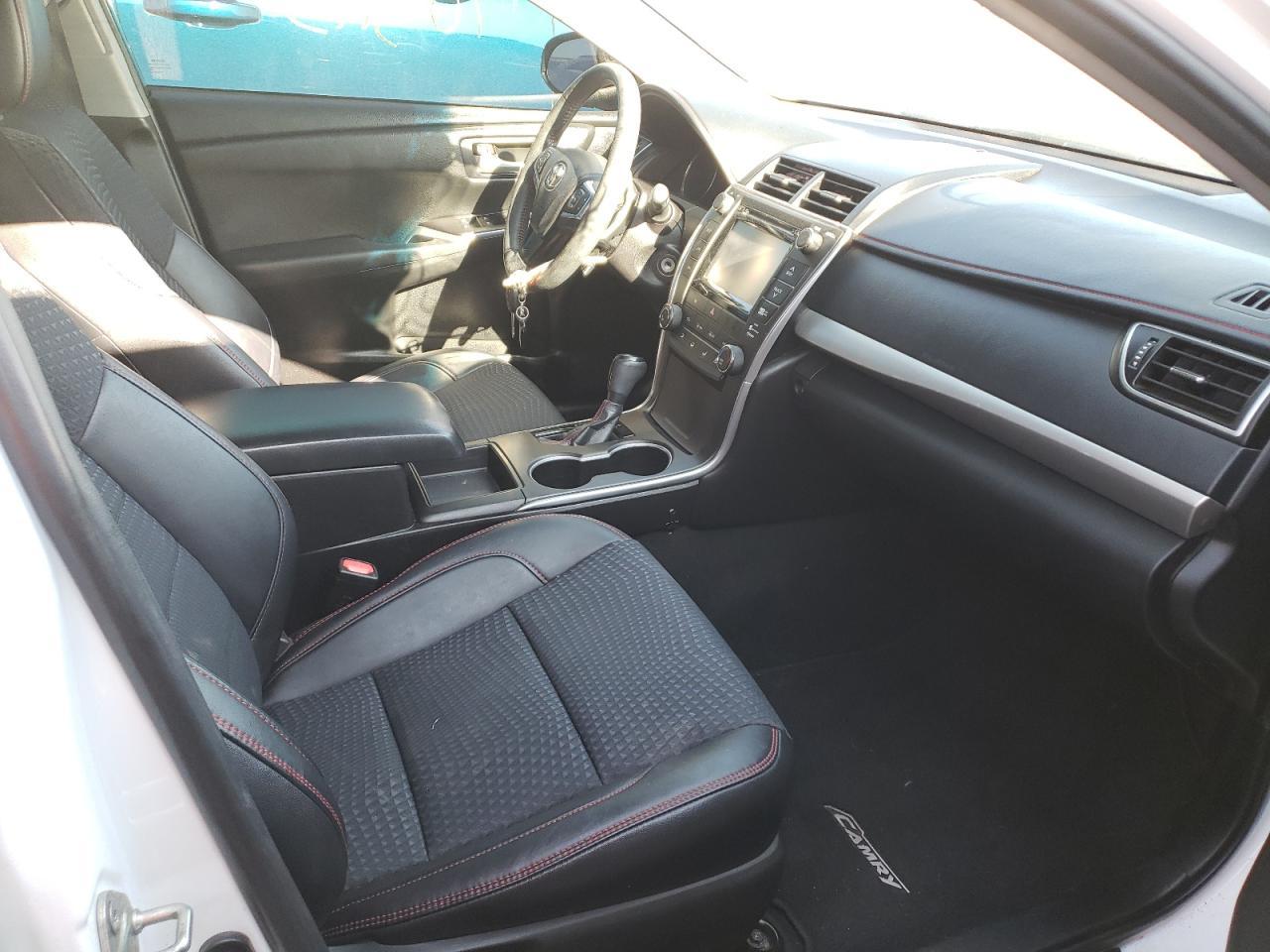 2015 TOYOTA CAMRY LE - Фото 5
