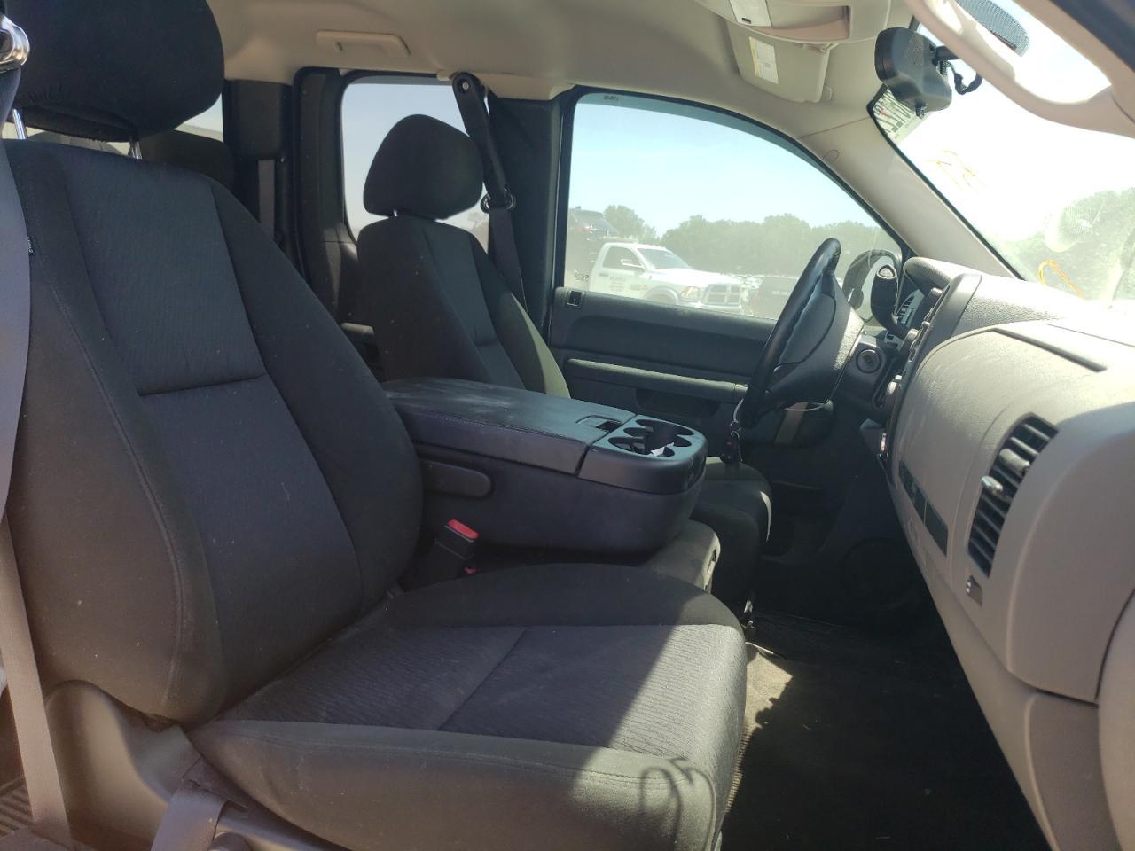 2011 GMC Sierra C1500 Sl - Image 5