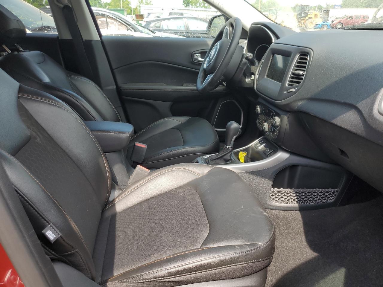 2020 Jeep Compass Latitude - Фото 5