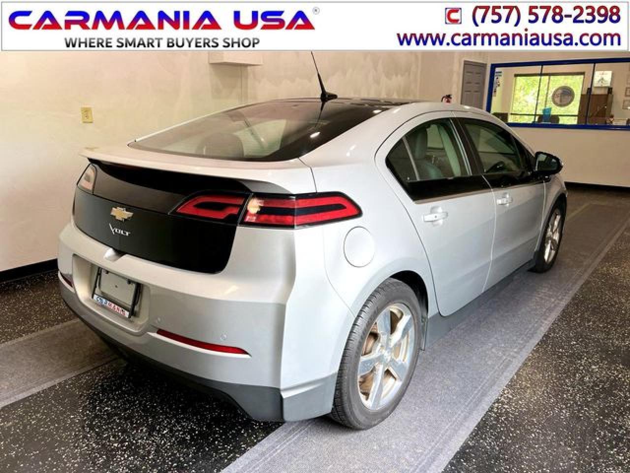 2012 Chevrolet Volt - Image 6