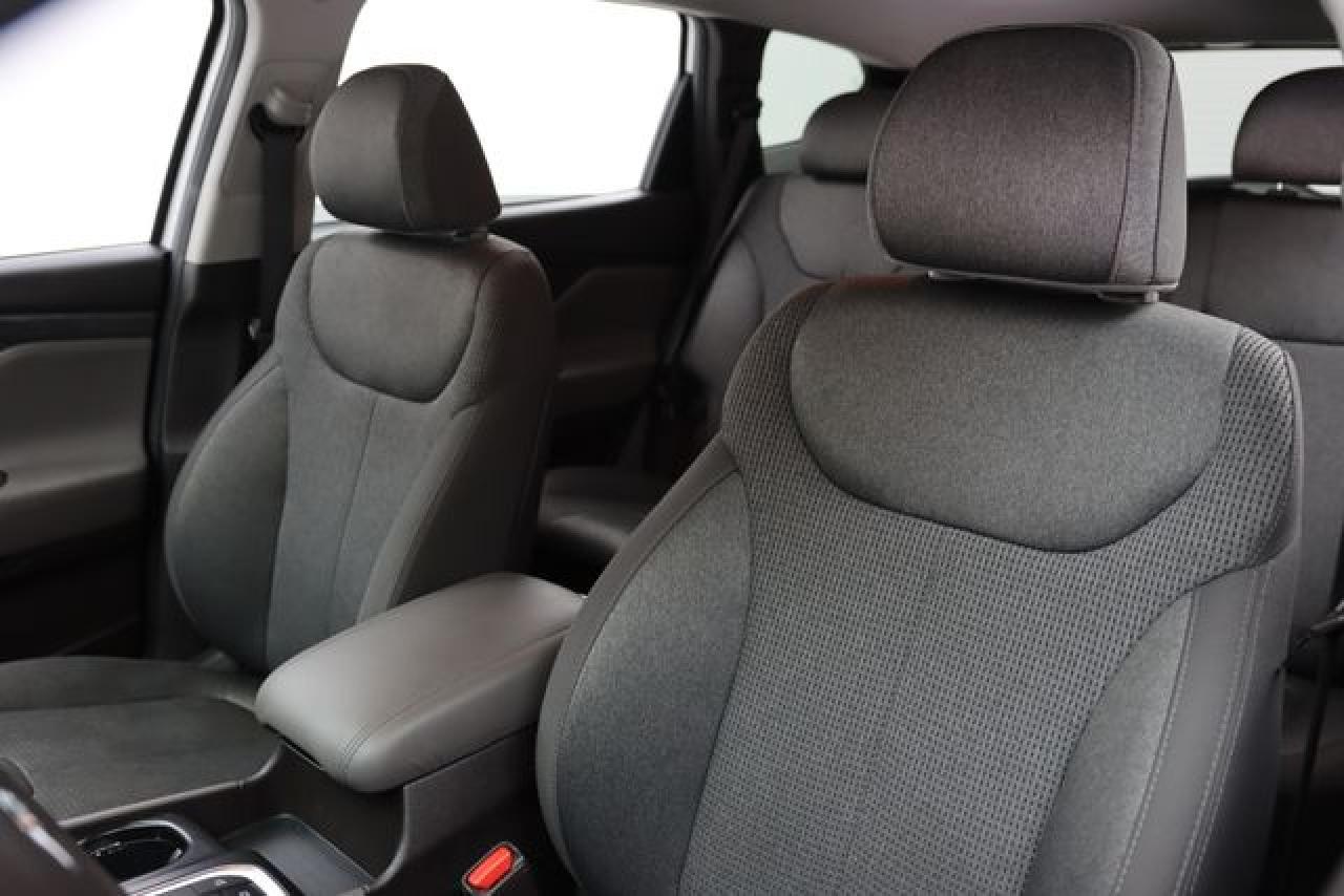 2020 Hyundai Santa Fe Se - Фото 3