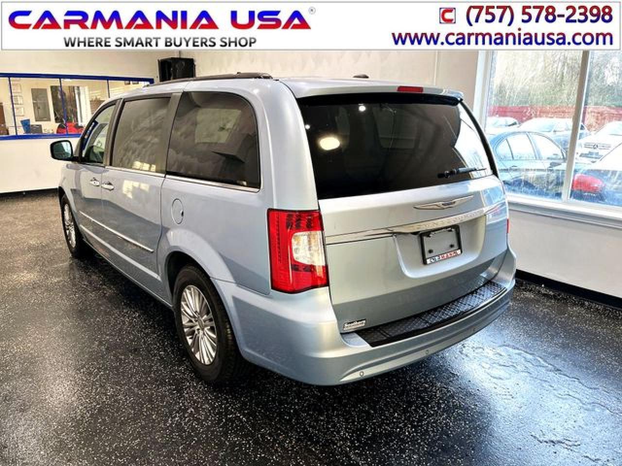 2016 Chrysler Town & Country Touring L - Фото 5