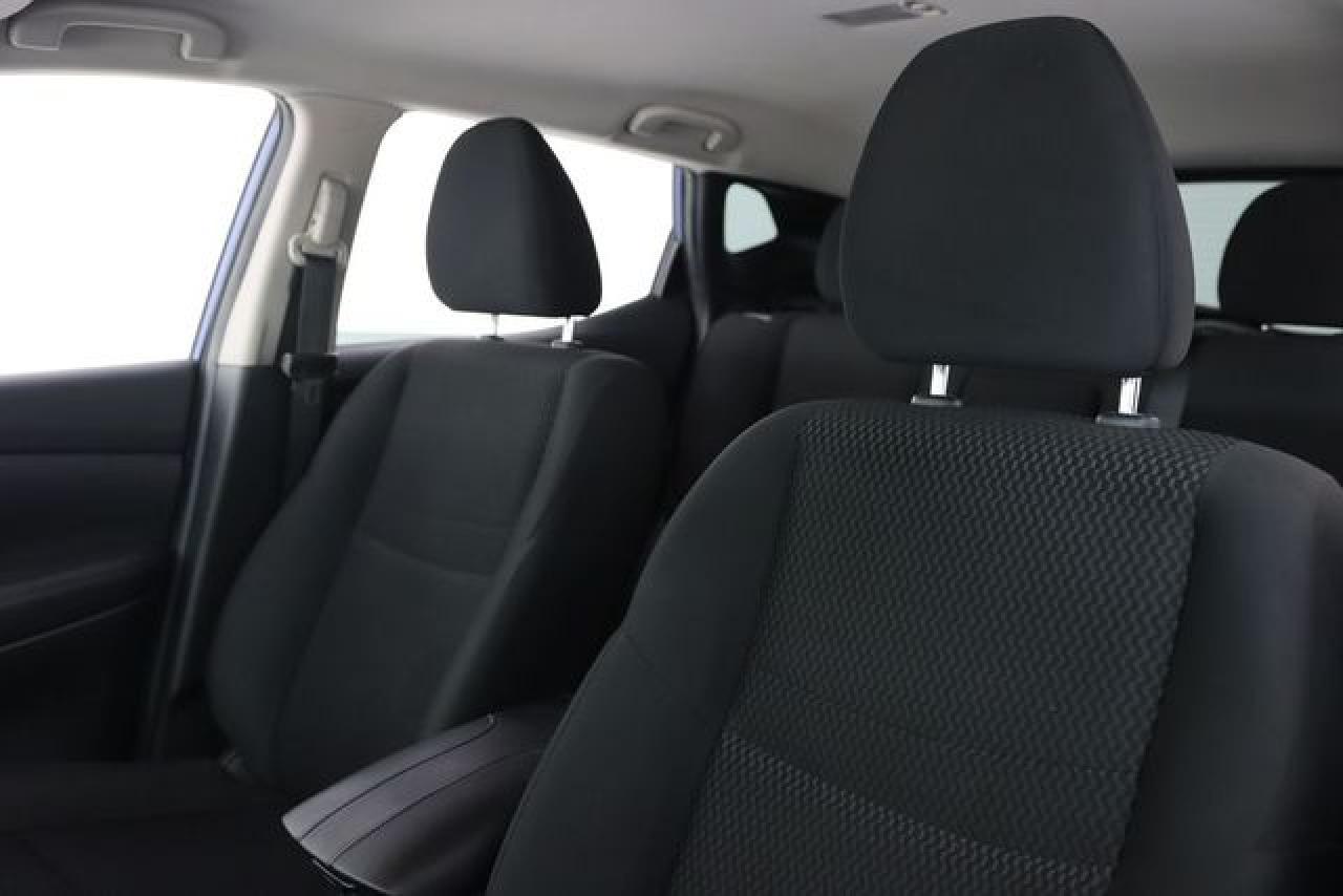 2018 Nissan Rogue Sport S - Image 3