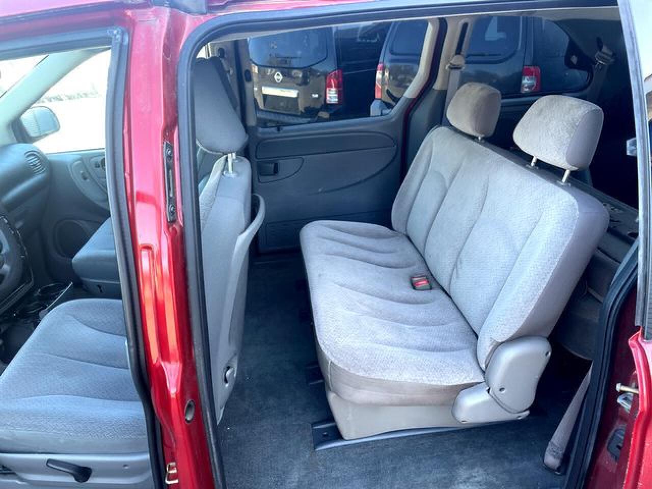 2006 Chrysler Town & Country - Image 6