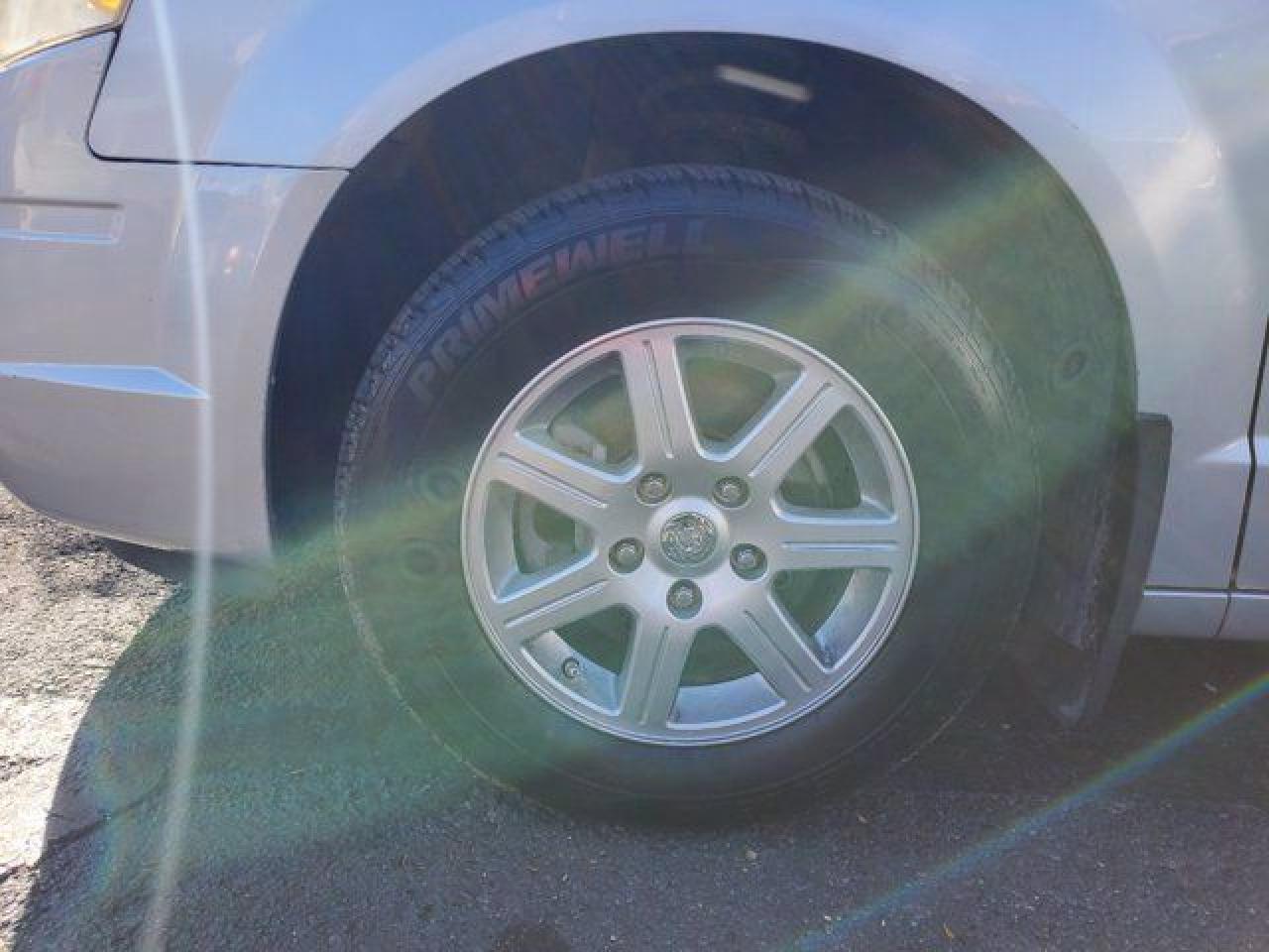 2010 Chrysler Town & Country Touring - Фото 5