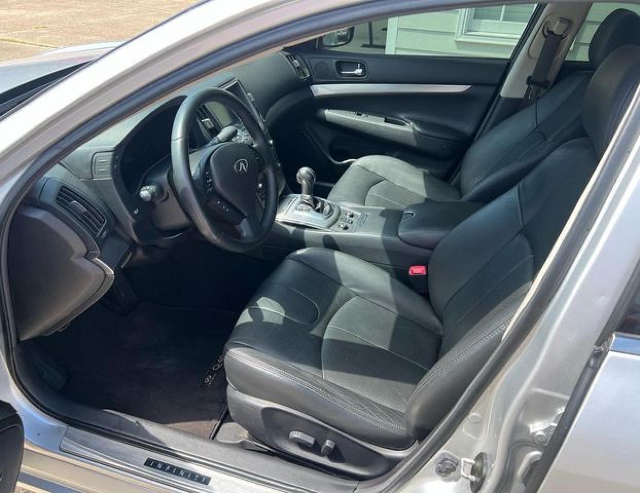 2015 Infiniti Q40 - Image 6