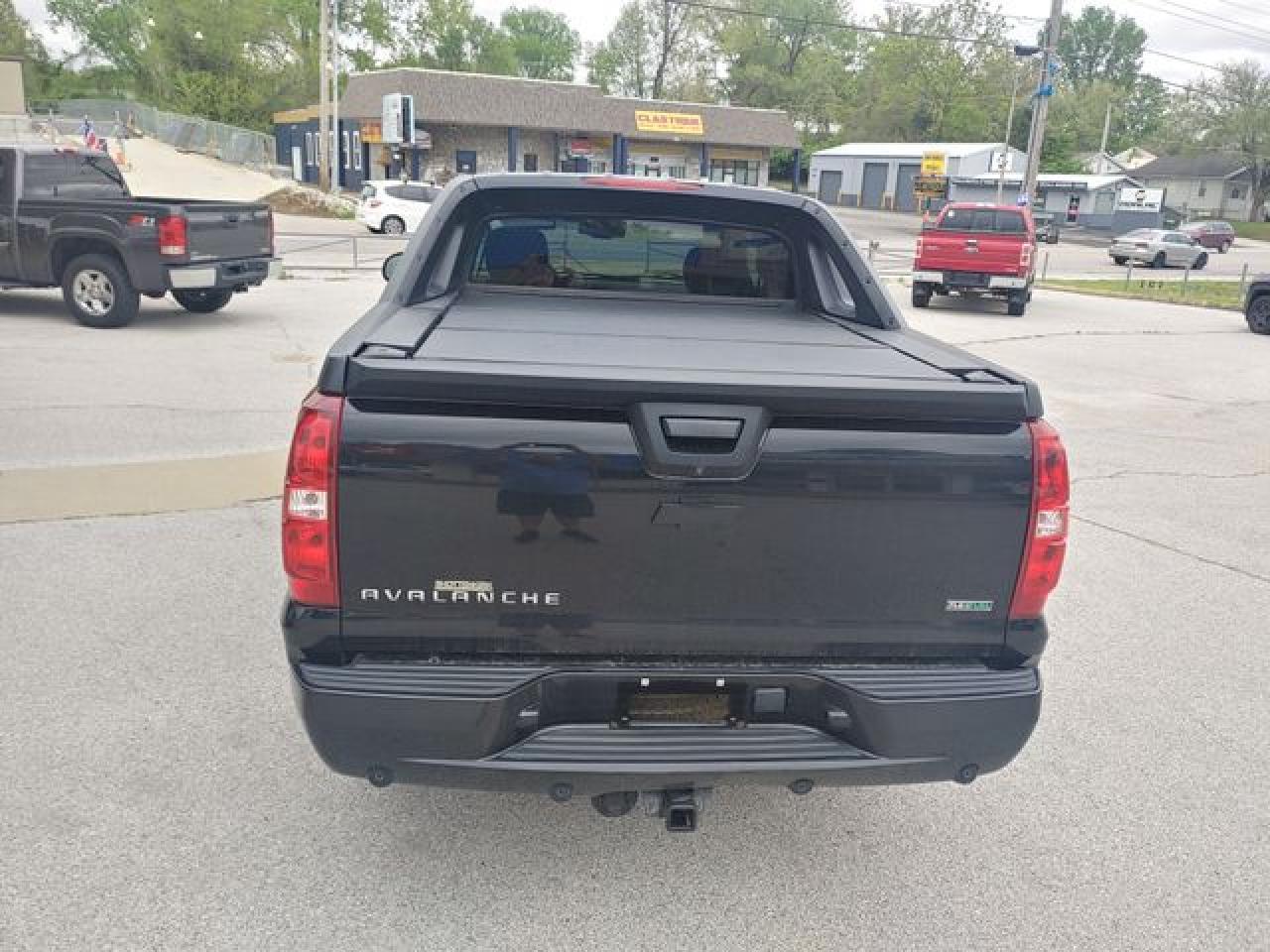 2010 Chevrolet Avalanche Lt - Image 4