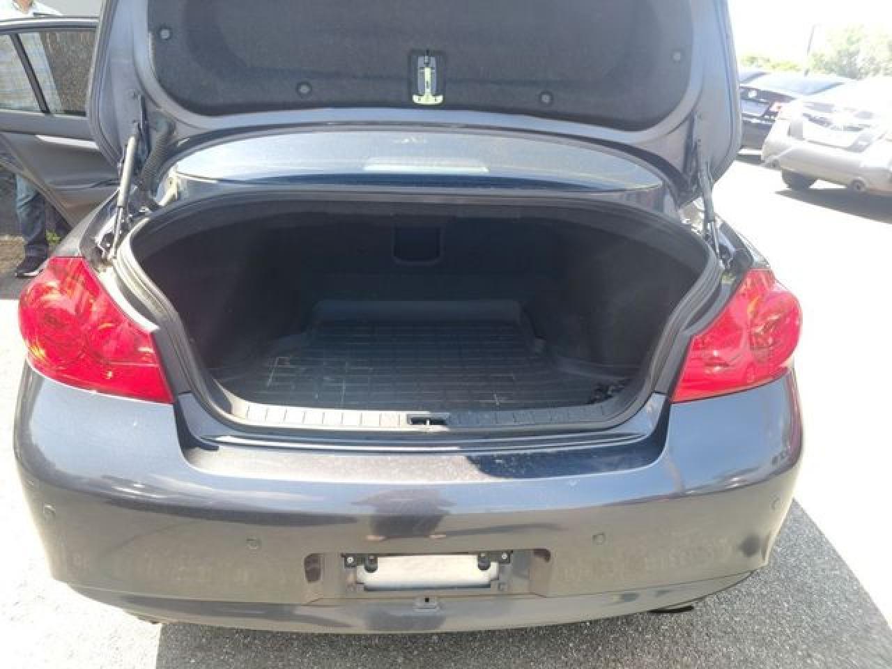 2011 Infiniti G37 Base - Фото 4