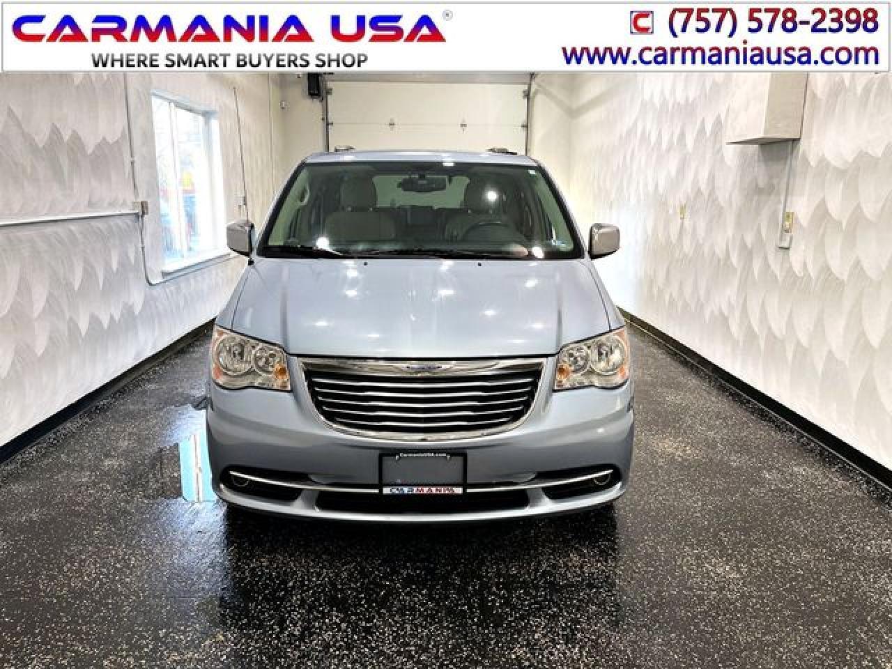 2016 Chrysler Town & Country Touring L - Фото 3