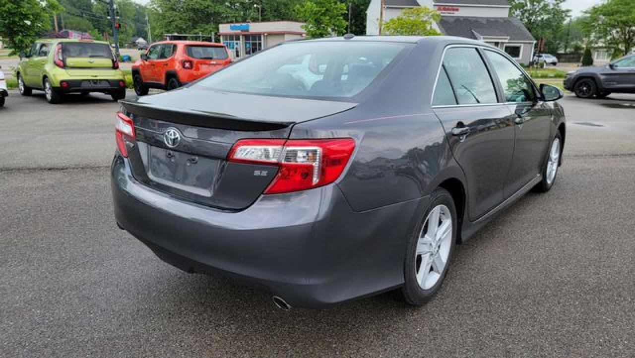 2012 Toyota Camry Base - Фото 3