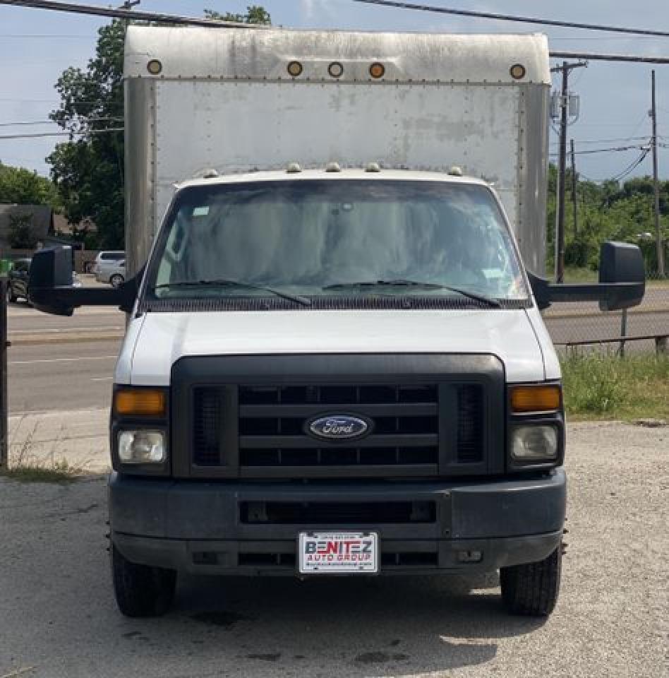 2012 Ford Econoline E450 Super Duty Cutaway Van - Image 2