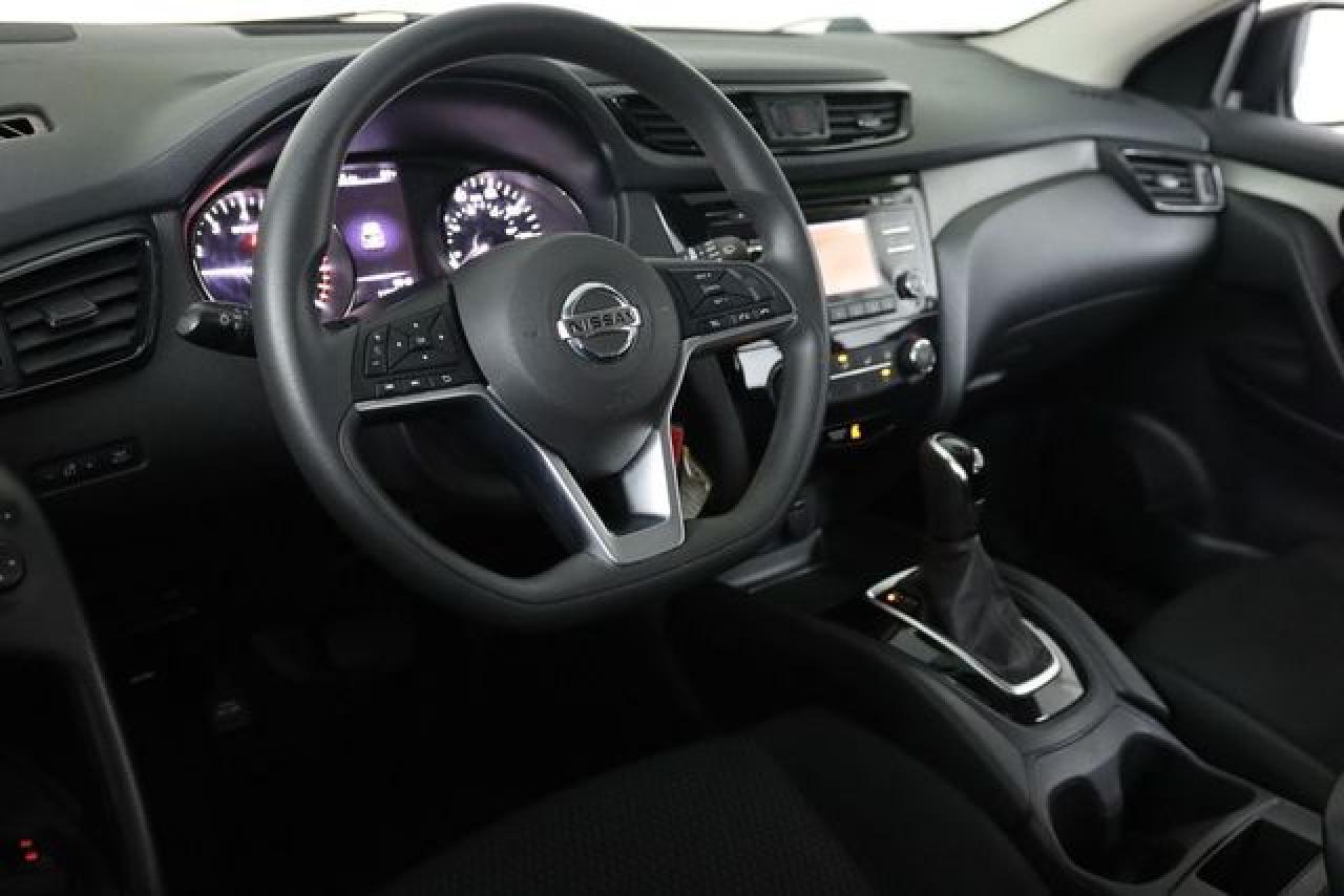 2018 Nissan Rogue Sport S - Image 2