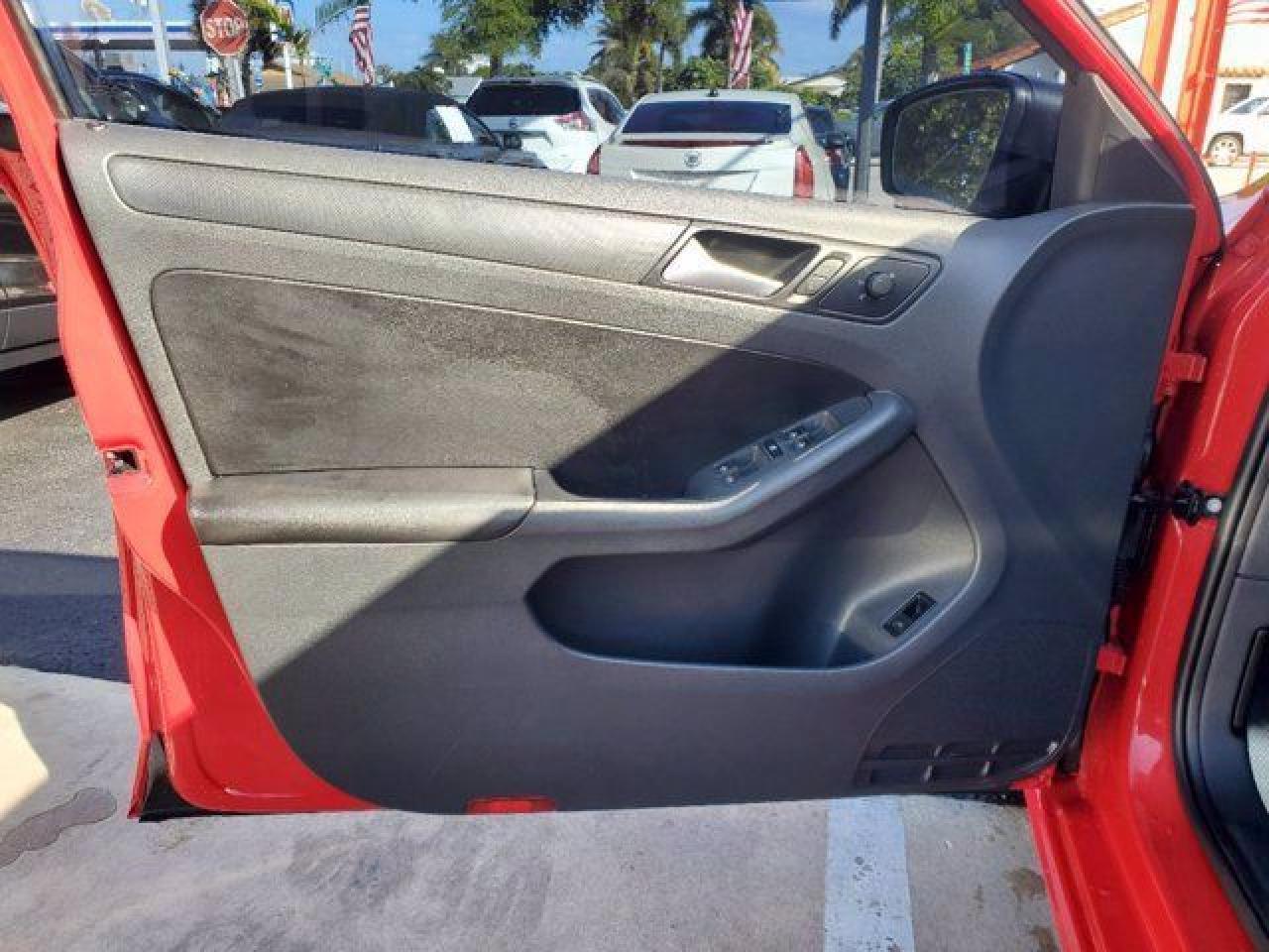 2014 Volkswagen Jetta Base - Image 6