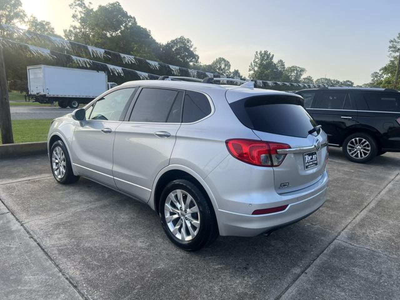 2017 Buick Envision Essence - Фото 2