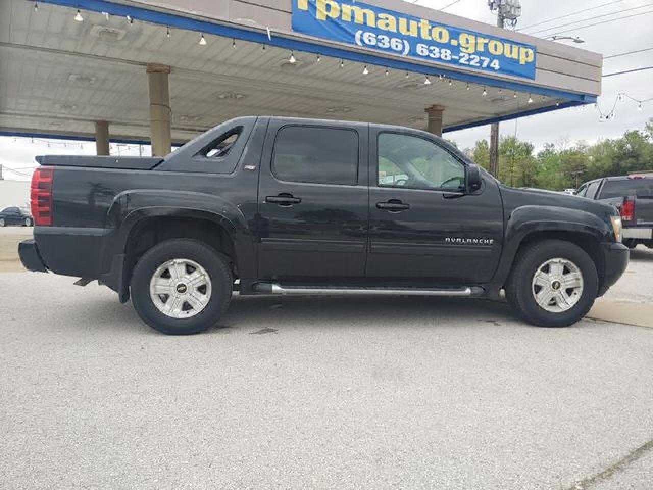 2010 Chevrolet Avalanche Lt - Image 6