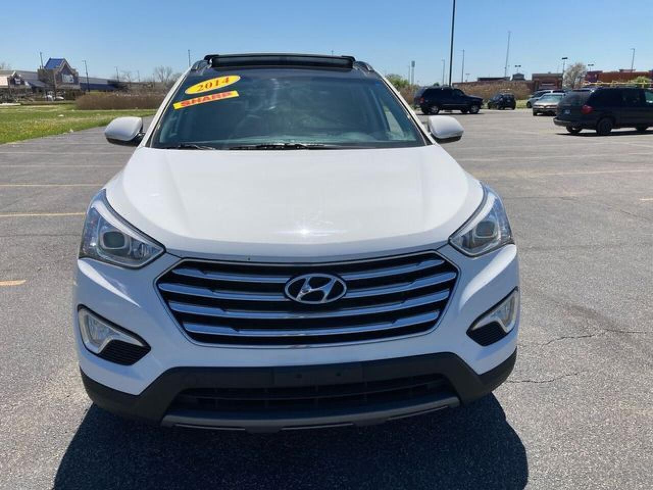 2014 Hyundai Santa Fe Gls - Image 3