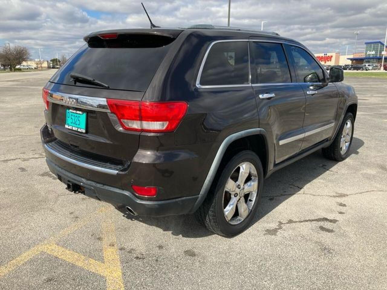 2011 Jeep Grand Cherokee Overland - Image 5