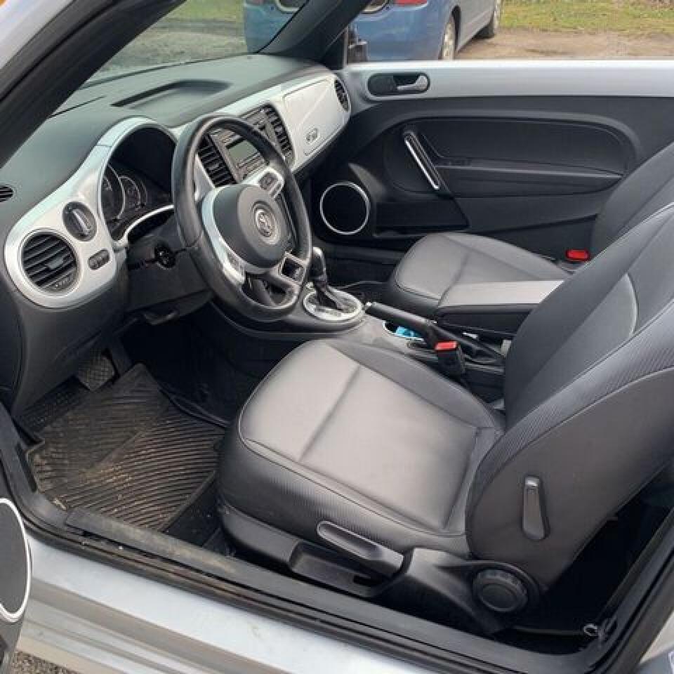 2015 Volkswagen Beetle 1.8T - Фото 4