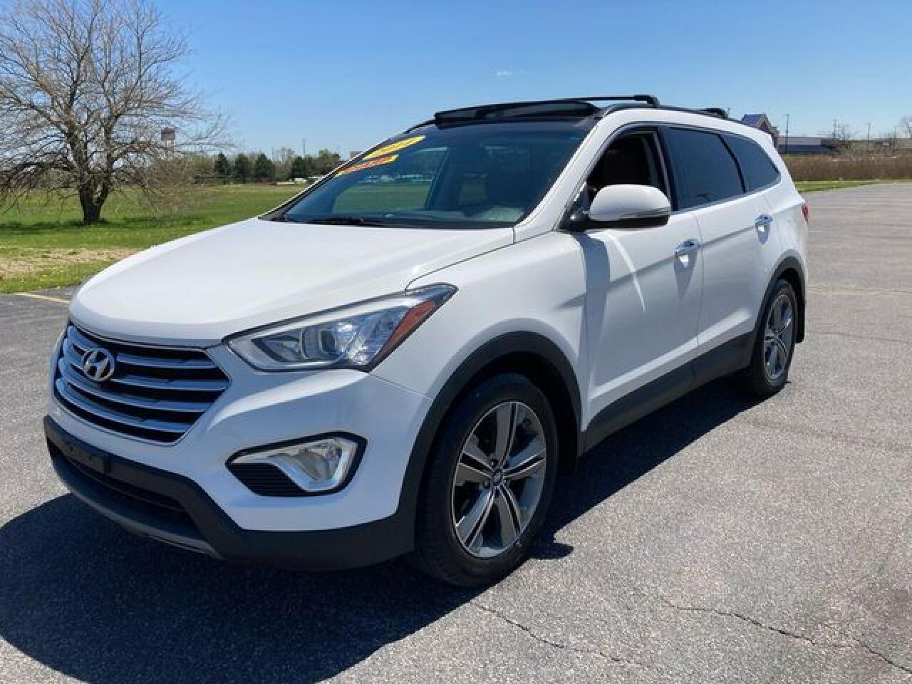 2014 Hyundai Santa Fe Gls - Image 2