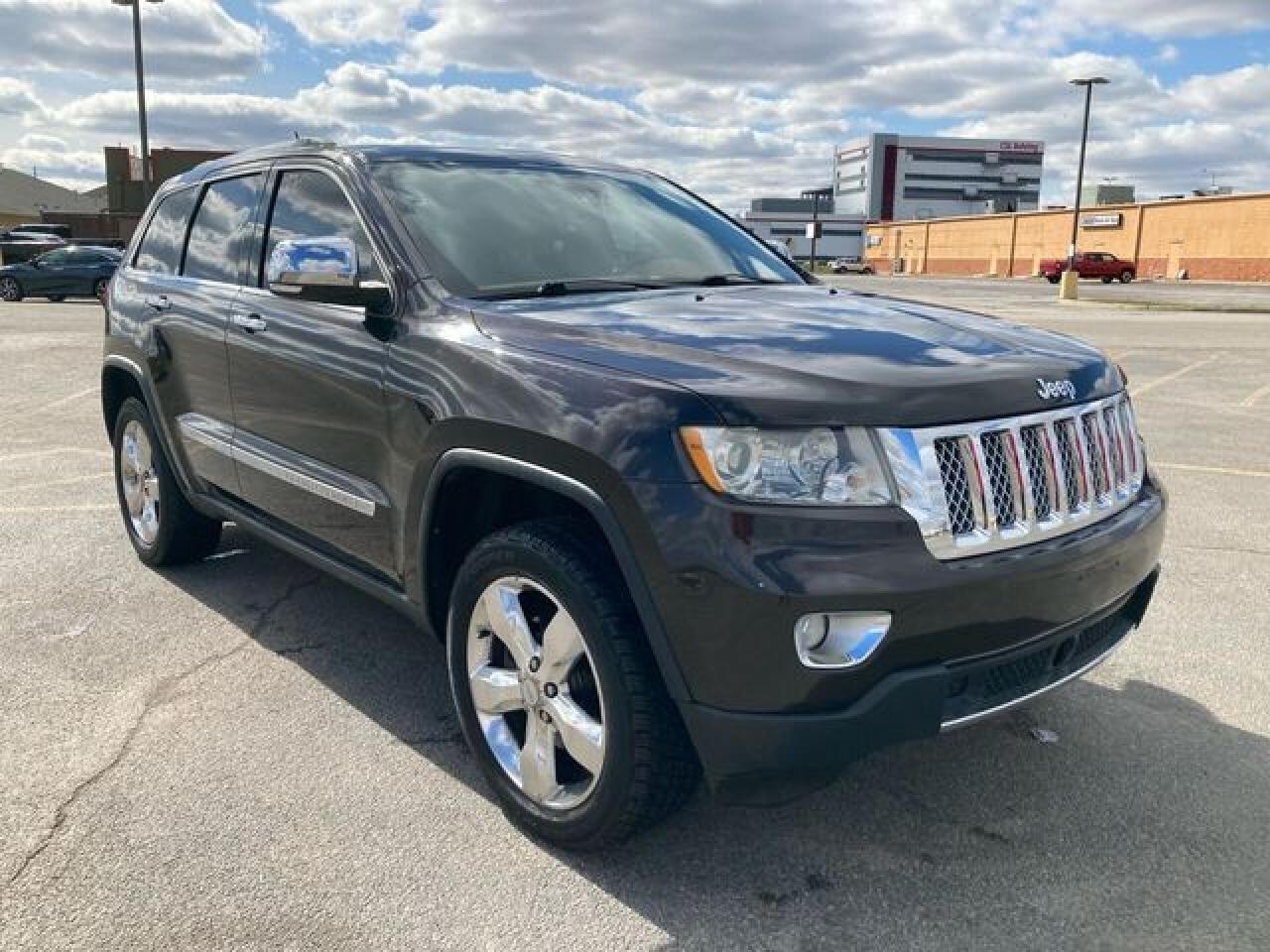 2011 Jeep Grand Cherokee Overland - Image 4