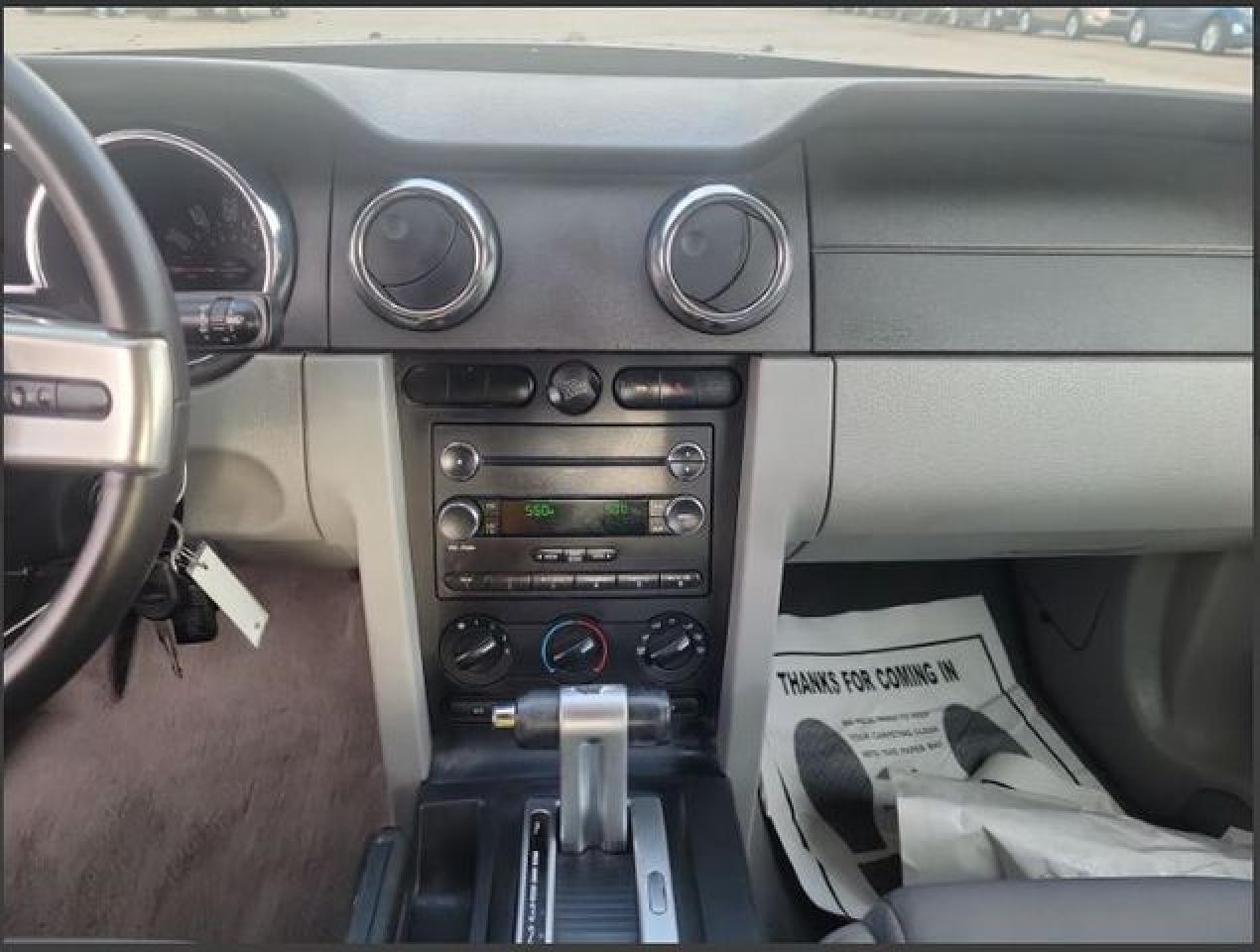 2009 Ford Mustang - Фото 2
