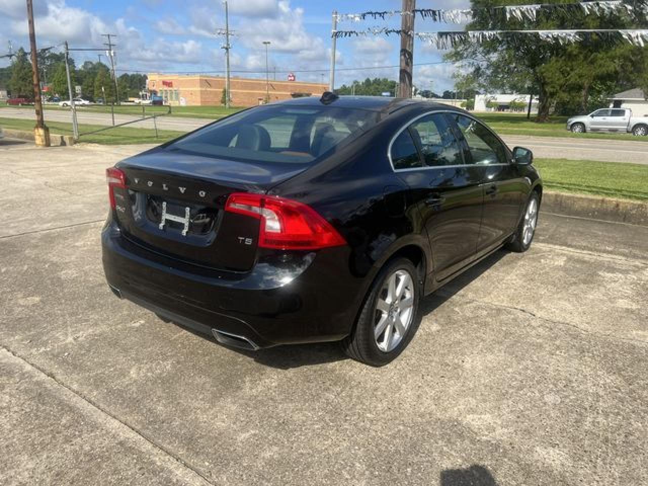 2016 Volvo S60 Premier - Фото 3