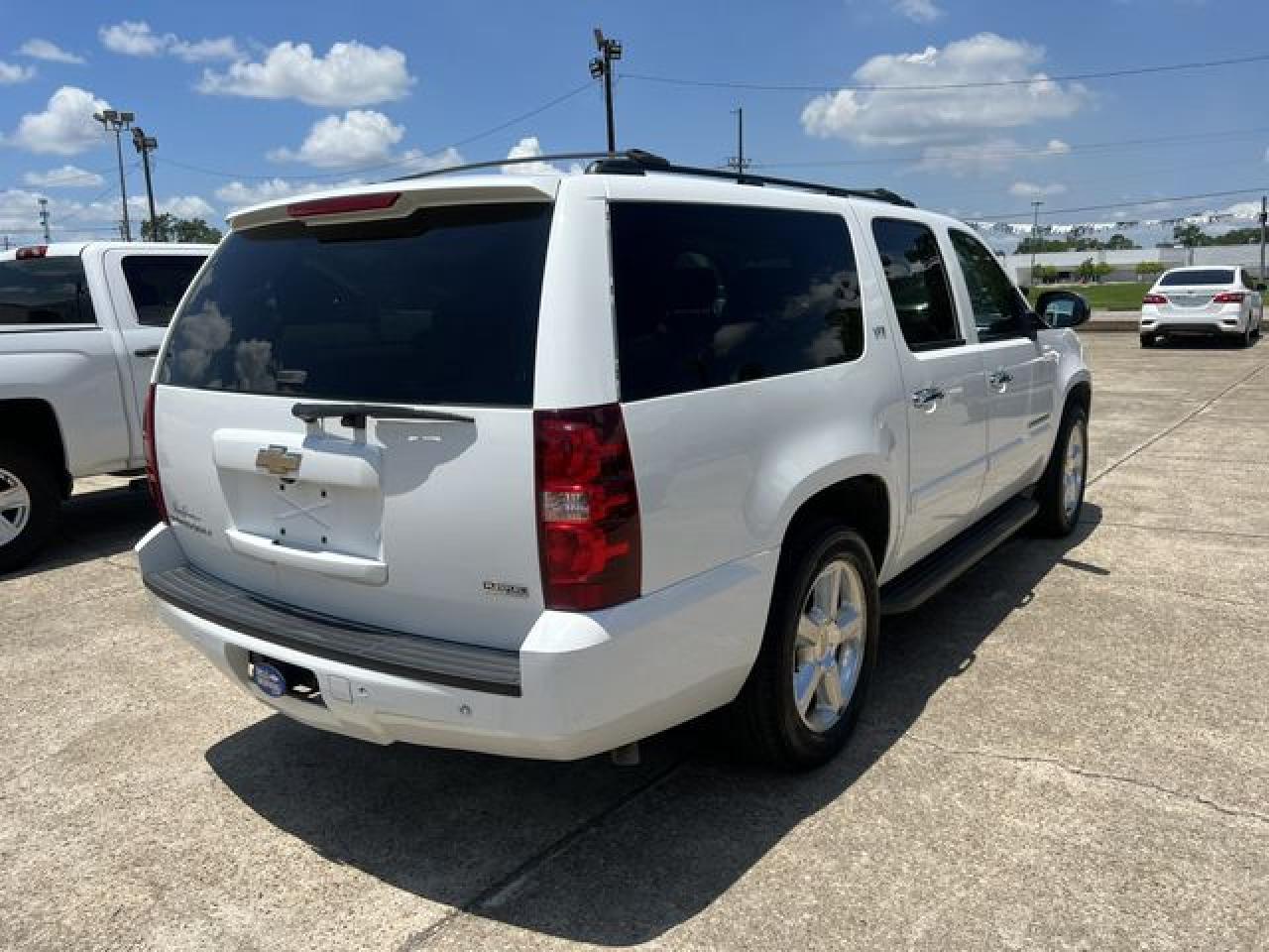 2008 Chevrolet Suburban C1500 Ls - Image 3
