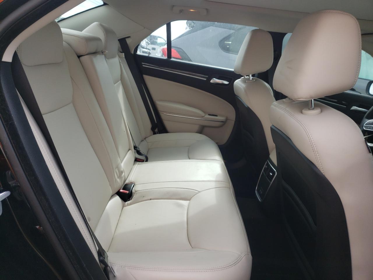 2017 Chrysler 300 Limited - Image 6