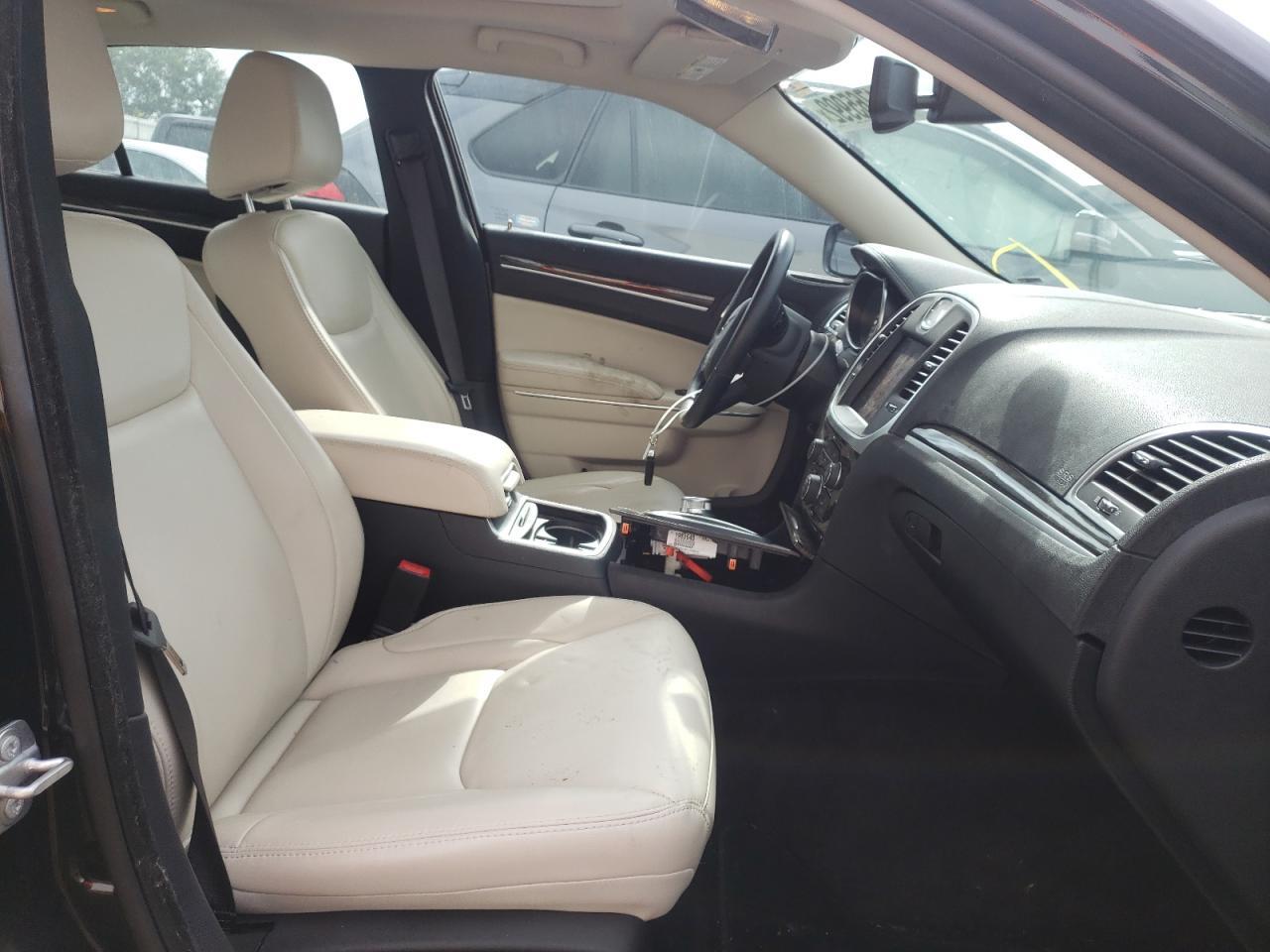2017 Chrysler 300 Limited - Image 5