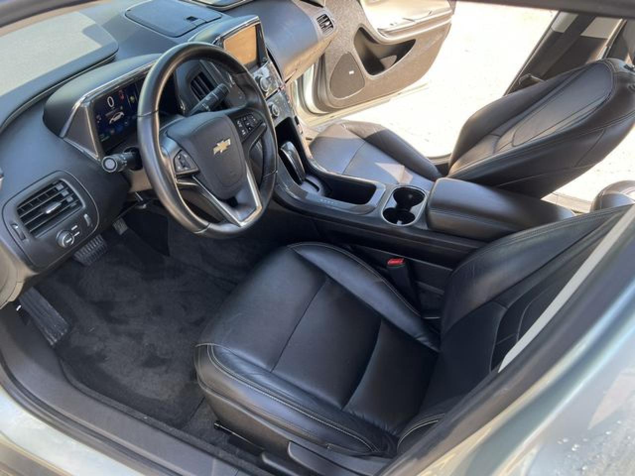 2012 Chevrolet Volt - Image 6