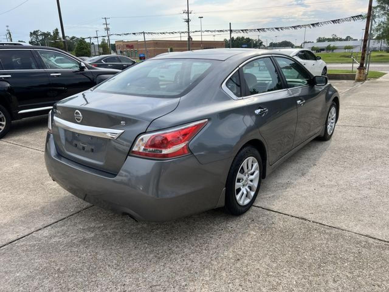 2015 Nissan Altima 2.5 - Image 3
