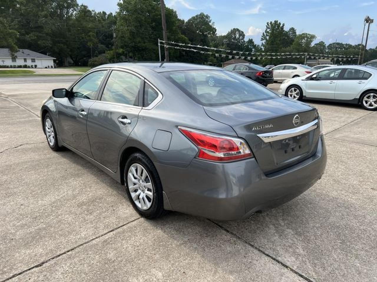 2015 Nissan Altima 2.5 - Image 2
