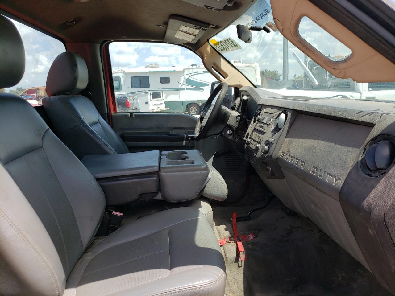 2012 Ford F550 Super Duty - Фото 5