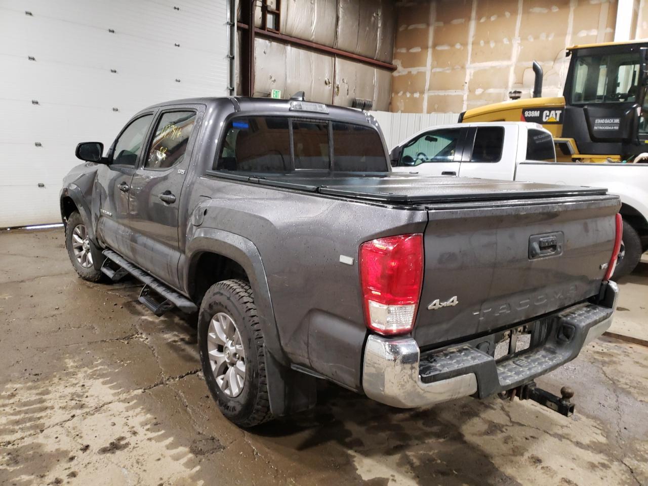 2017 TOYOTA TACOMA DOU - Фото 3