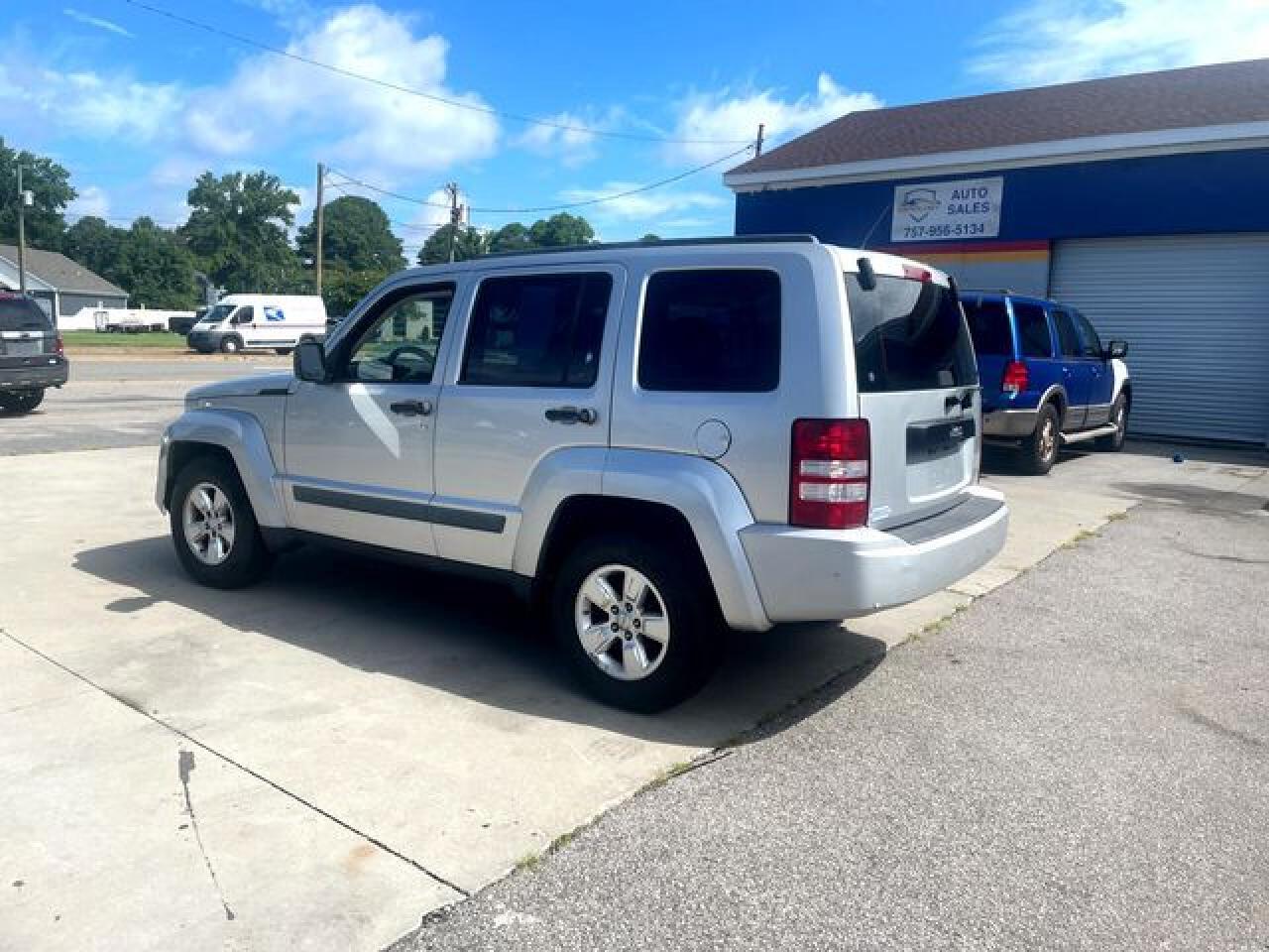 2010 Jeep Liberty Sport - Фото 3