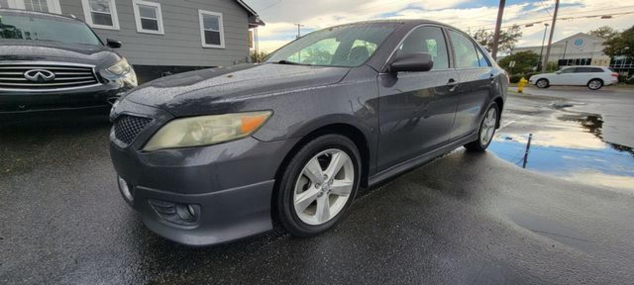 2011 Toyota Camry Base - Фото 2