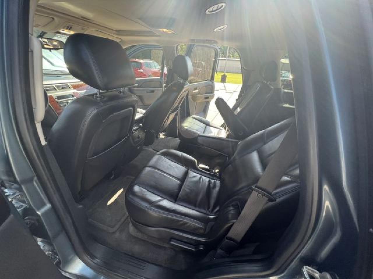 2010 Chevrolet Tahoe C1500 Lt - Image 7