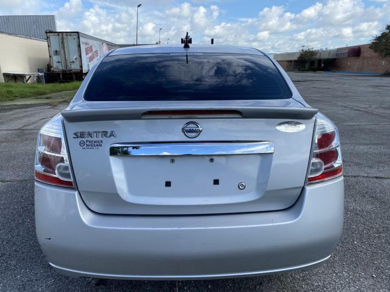 2012 Nissan Sentra 2.0 - Image 5