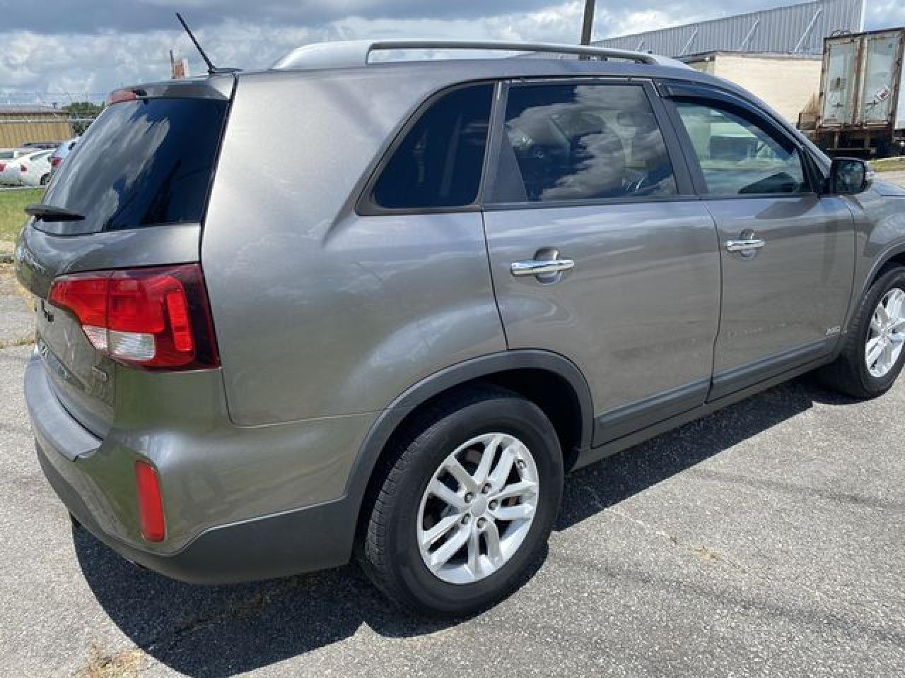 2014 Kia Sorento Lx - Image 4