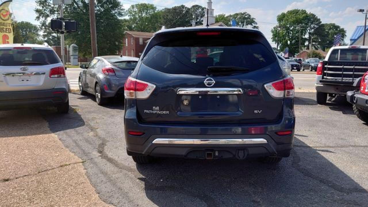 2013 Nissan Pathfinder S - Image 5