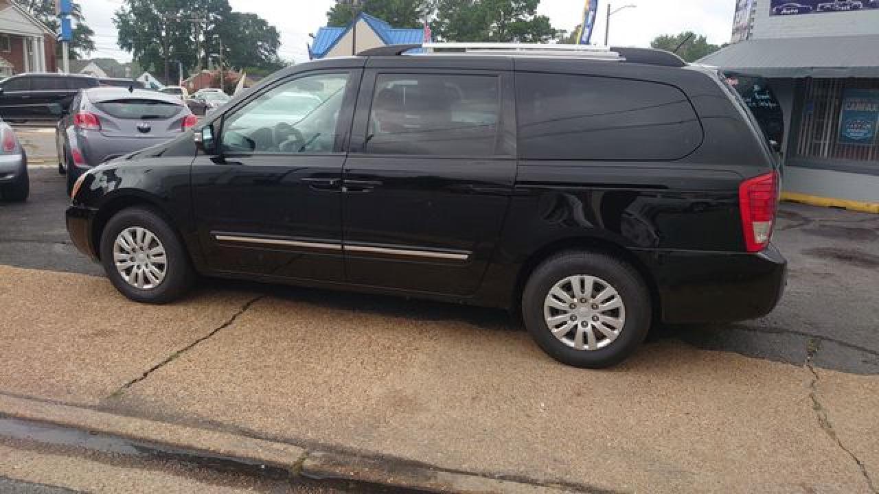 2012 Kia Sedona Lx - Image 3