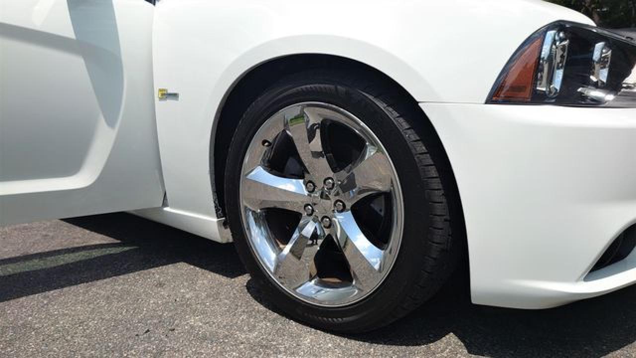 2012 Dodge Charger Sxt - Image 2