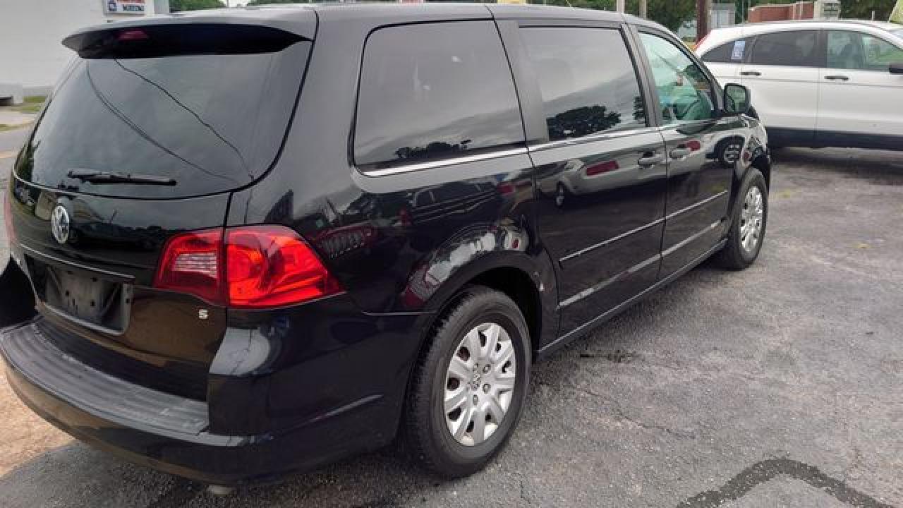 2012 Volkswagen Routan S - Image 5