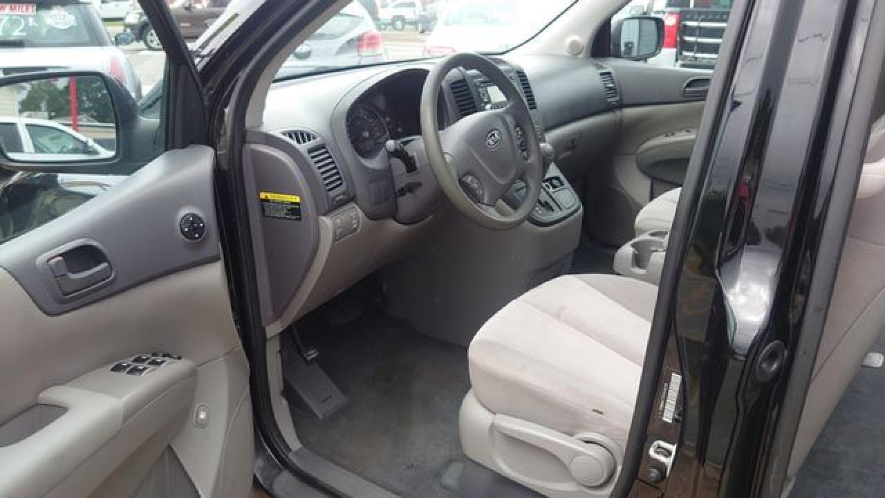 2012 Kia Sedona Lx - Image 5