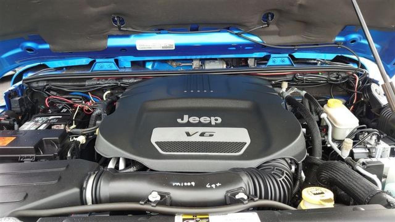 2015 Jeep Wrangler Unlimited Rubicon - Image 5