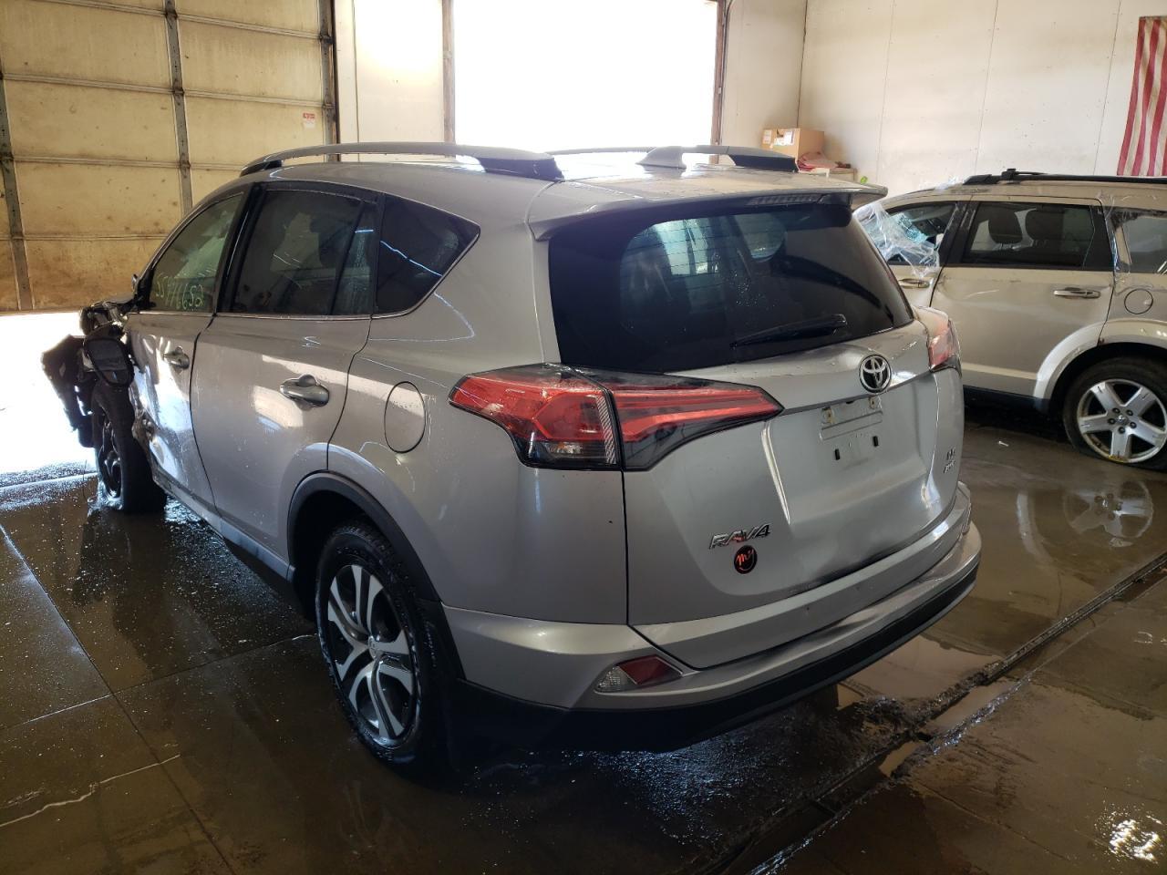 2017 TOYOTA RAV4 LE - Фото 3