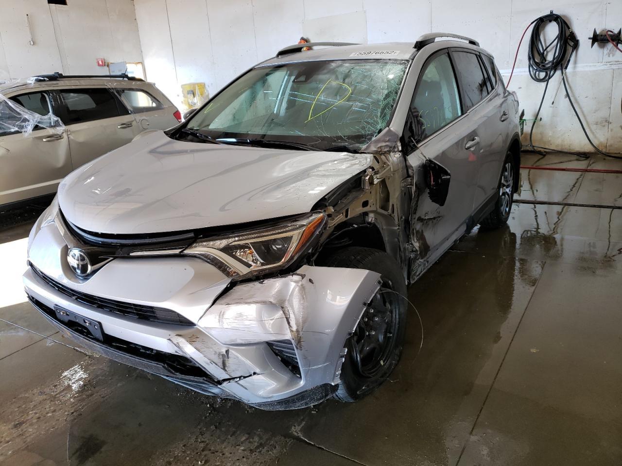 2017 TOYOTA RAV4 LE - Фото 2