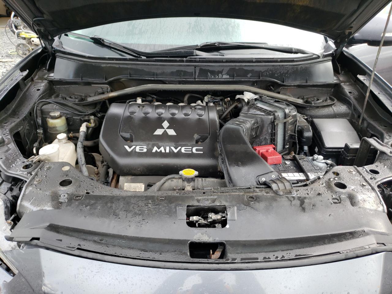 2011 Mitsubishi Outlander Se - Image 7