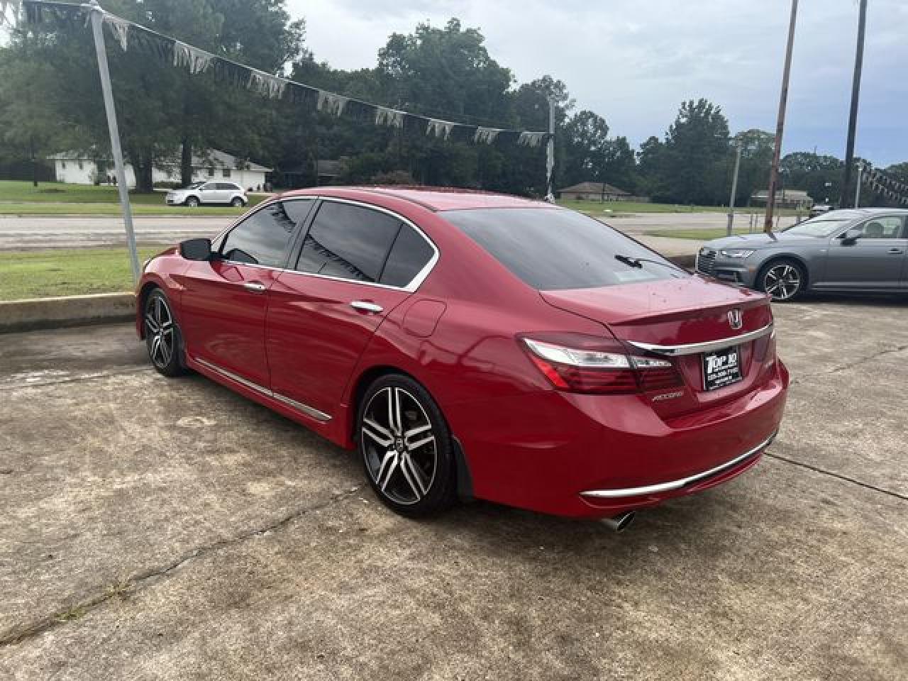 2017 Honda Accord Sport - Image 2